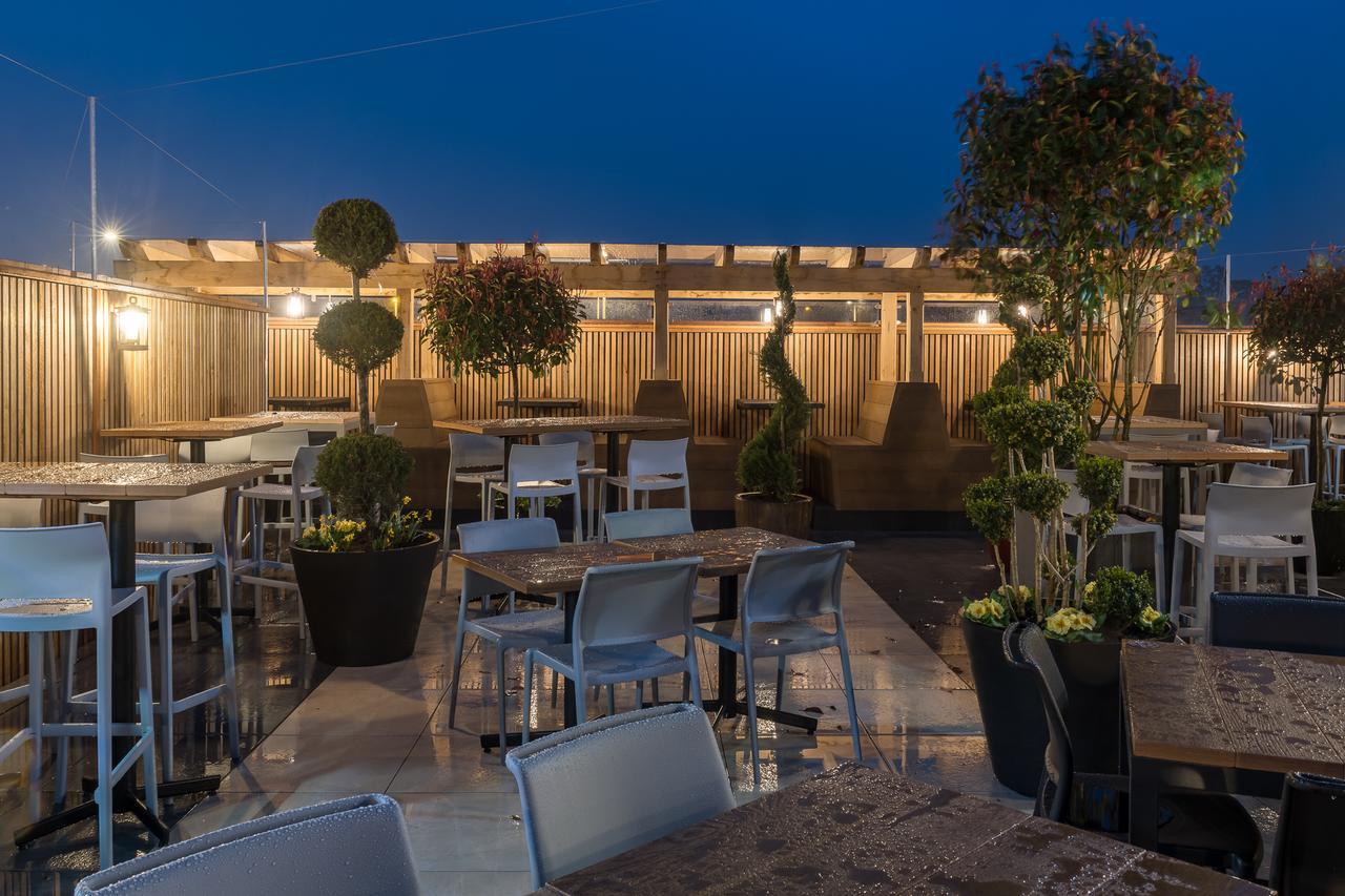 The John Russell Fox Wetherspoon Hotel Andover Bagian luar foto