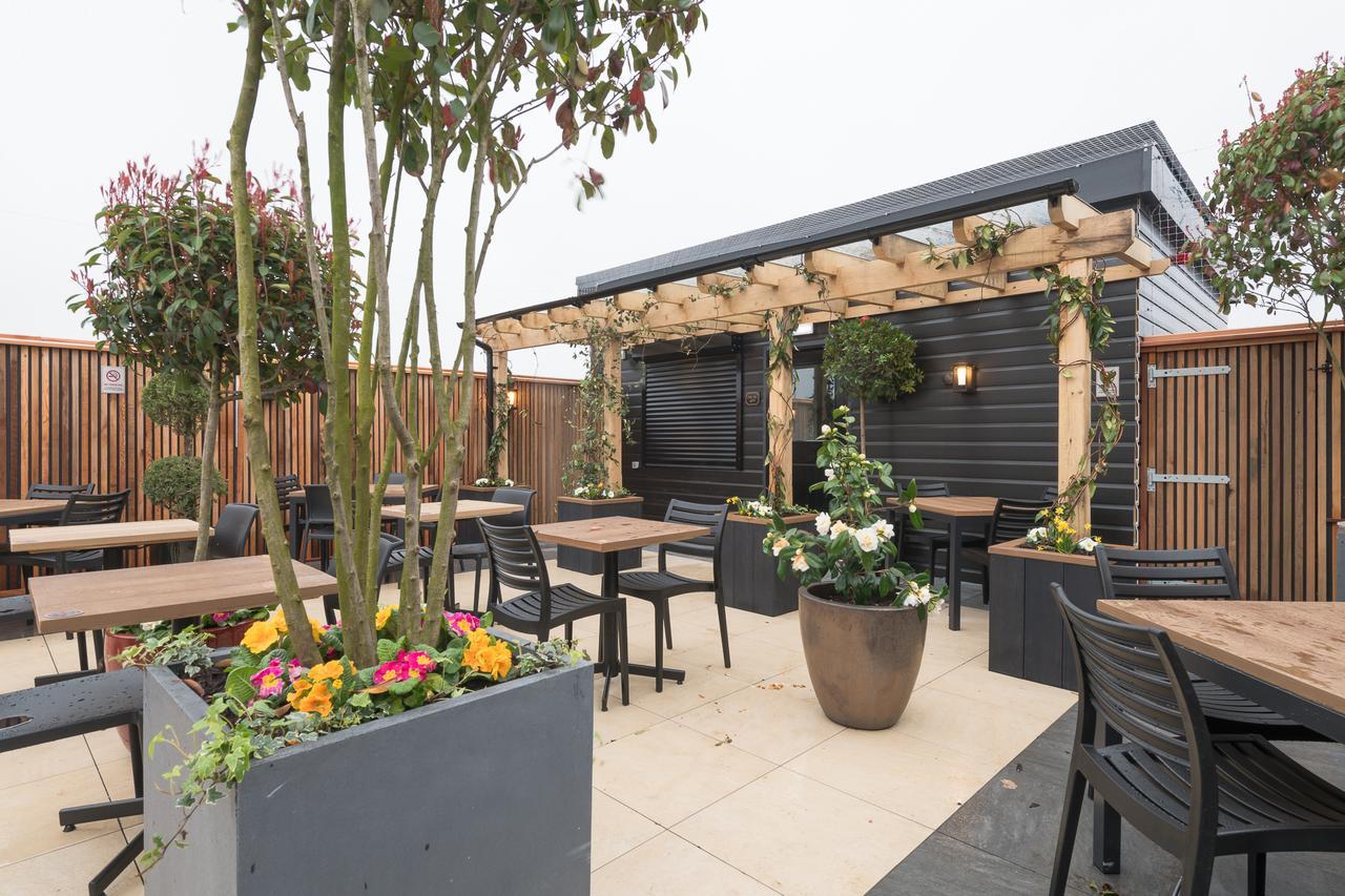 The John Russell Fox Wetherspoon Hotel Andover Bagian luar foto
