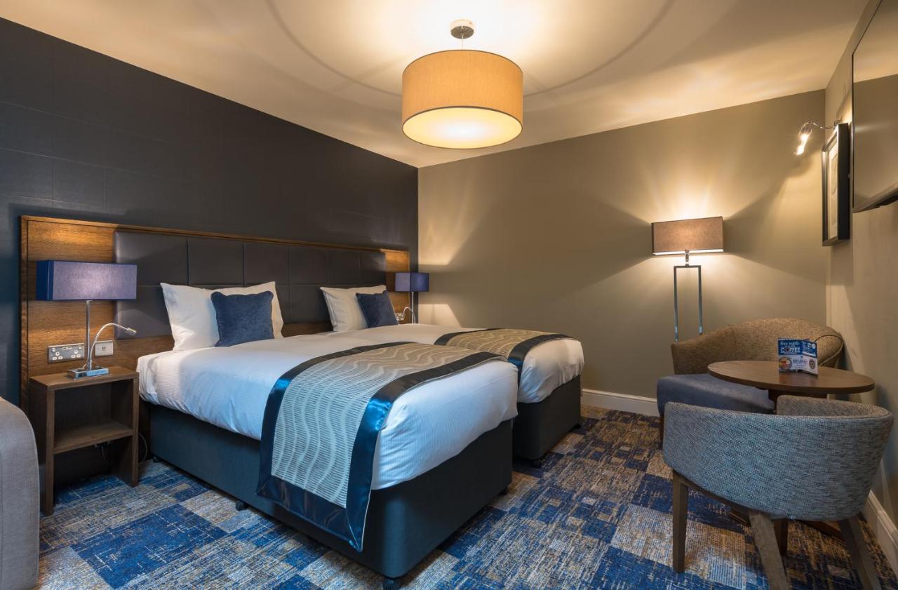 The John Russell Fox Wetherspoon Hotel Andover Bagian luar foto