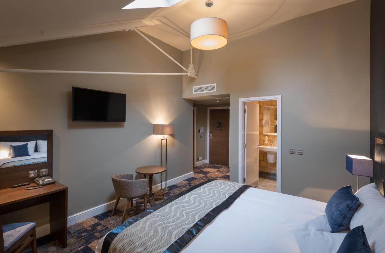 The John Russell Fox Wetherspoon Hotel Andover Bagian luar foto